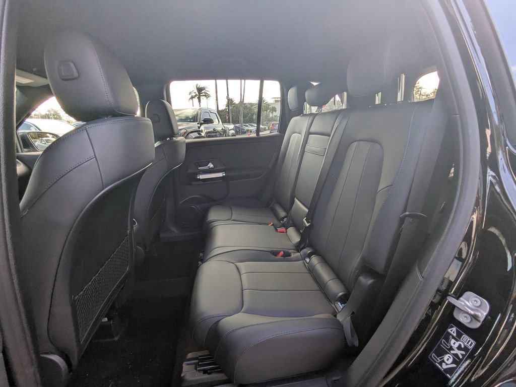 Used 2024 Mercedes-Benz GLB 250 4MATIC image 24