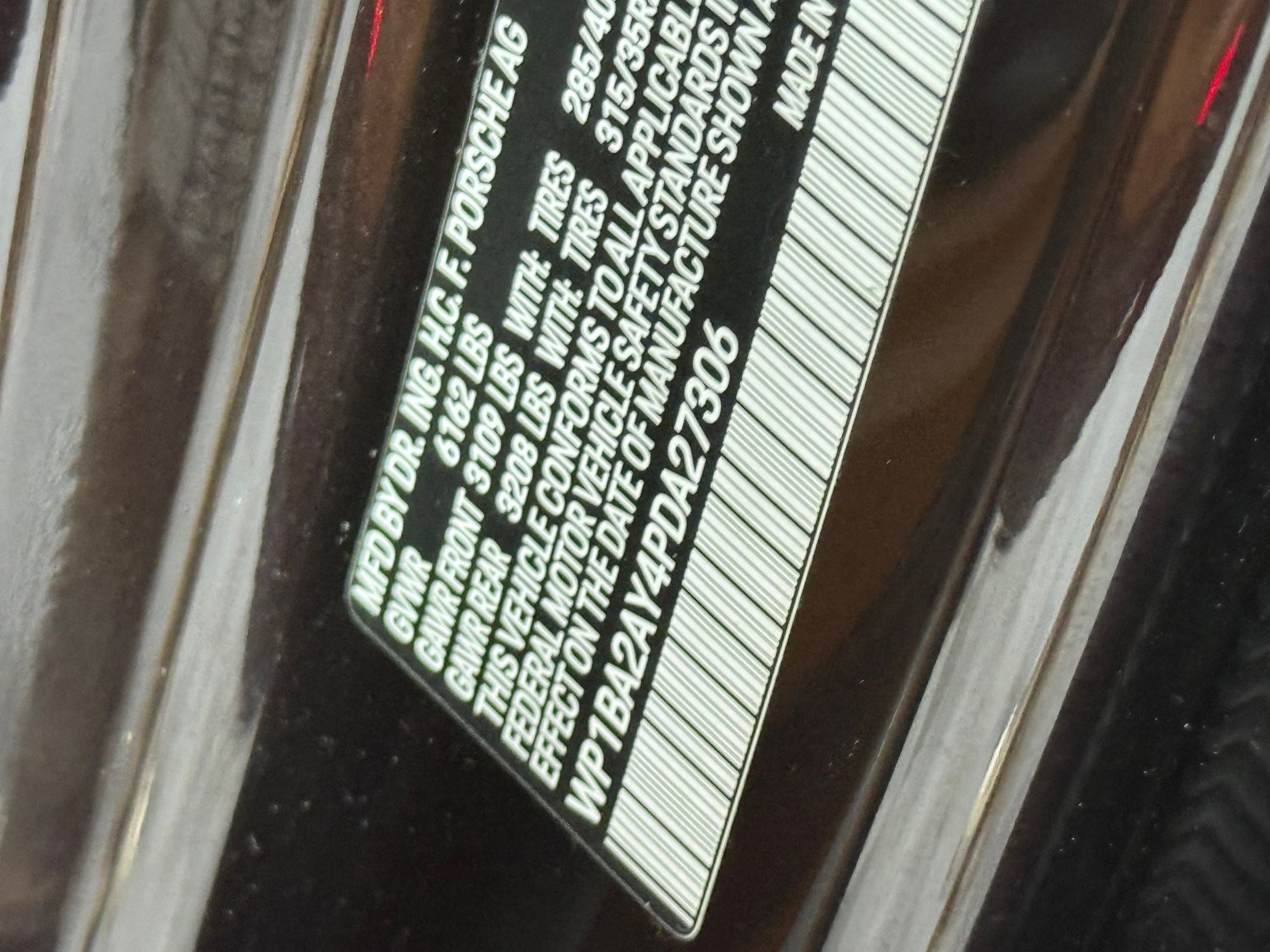 Certified 2023 Porsche Cayenne Platinum Edition image 31