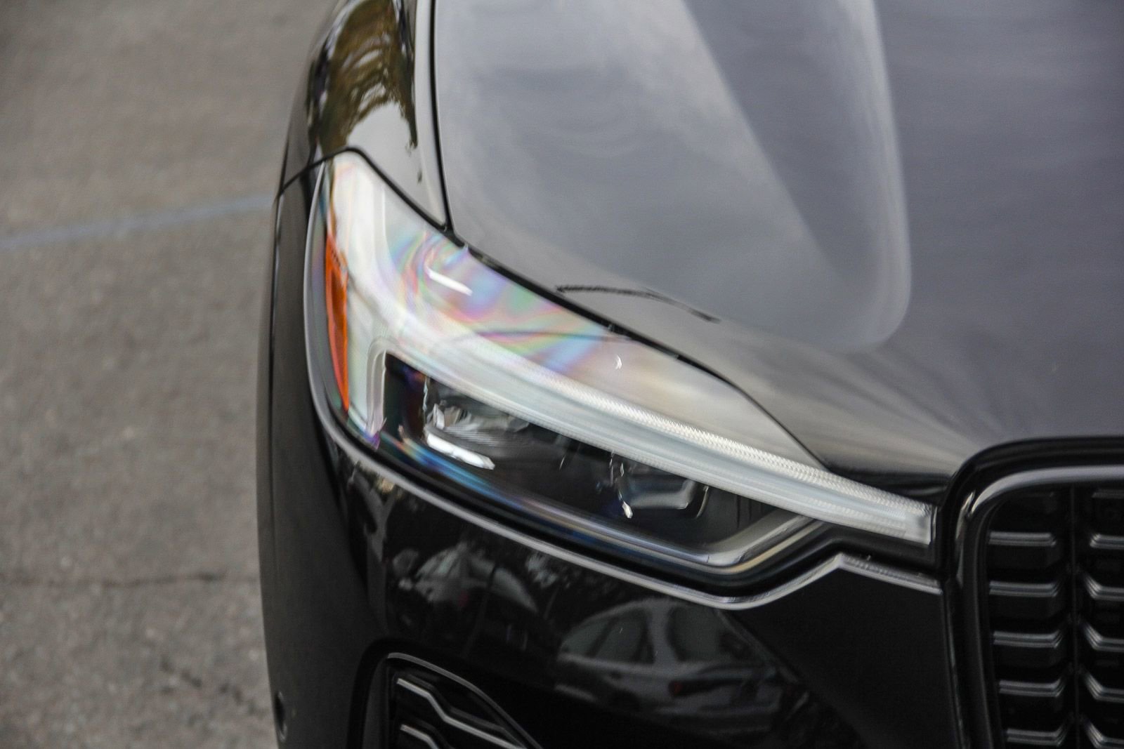 Used 2025 Volvo XC60 B5 Plus image 11