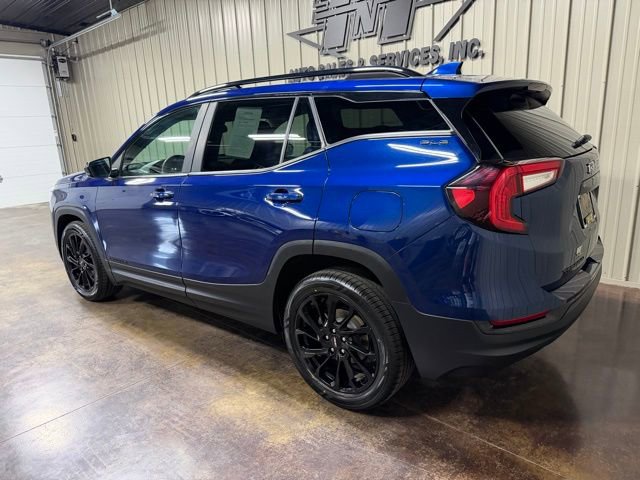 Used 2023 GMC Terrain SLE w/ Driver Convenience Package FWD image 5