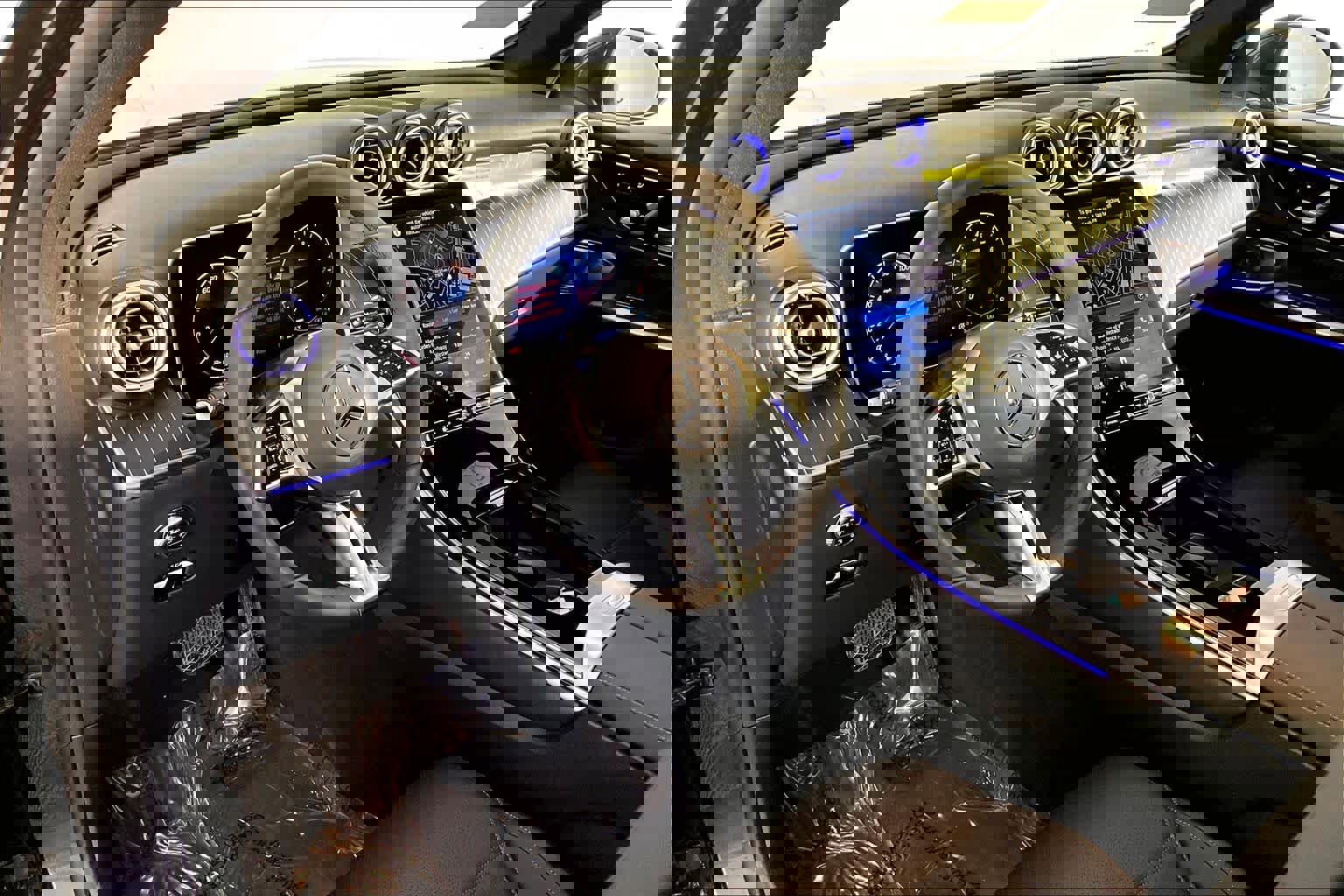 Used 2025 Mercedes-Benz GLC 300 4MATIC image 19