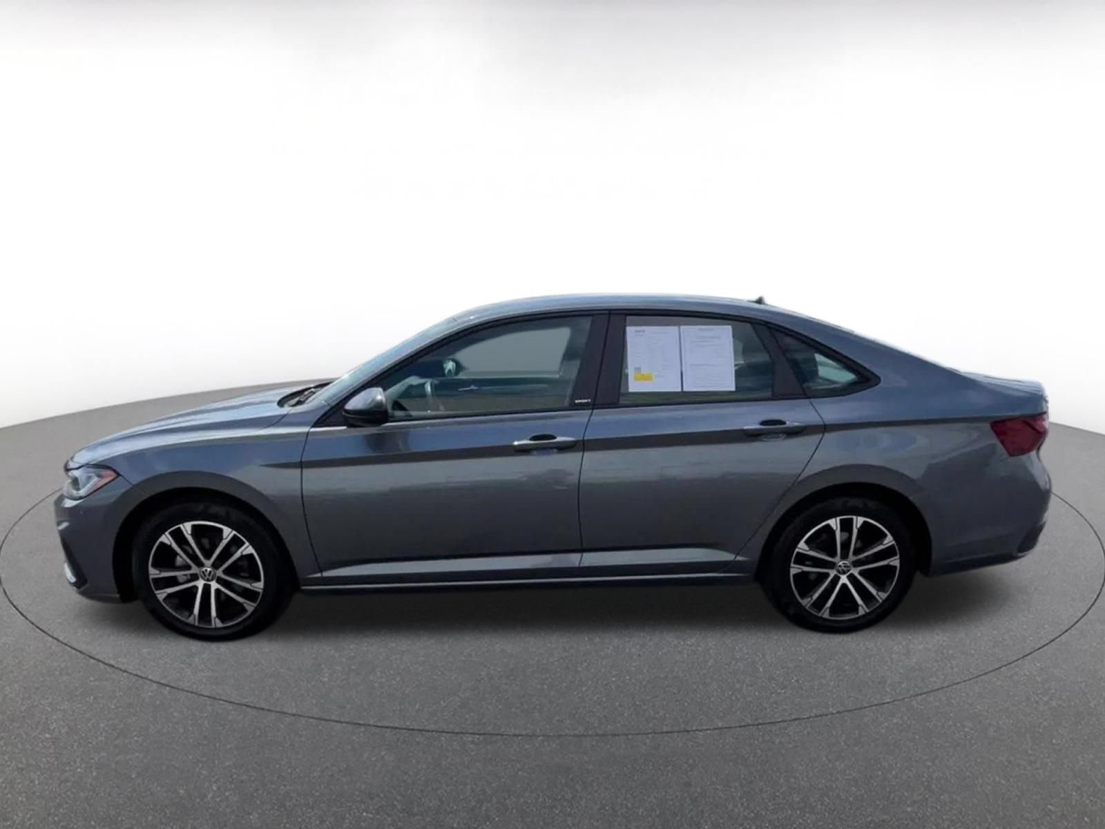 Used 2025 Volkswagen Jetta Sport FWD image 8
