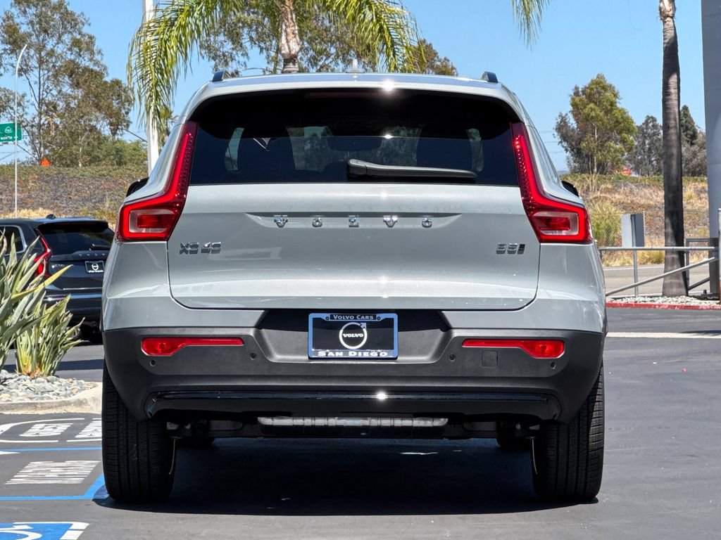 New 2026 Volvo XC40 B5 Plus w/ Protection Package Premier AWD/4WD image 4