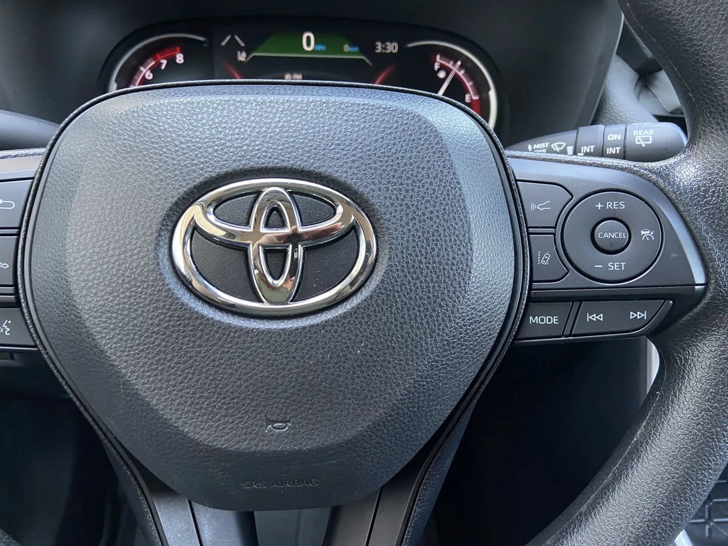 Used 2025 Toyota RAV4 XLE AWD/4WD image 15