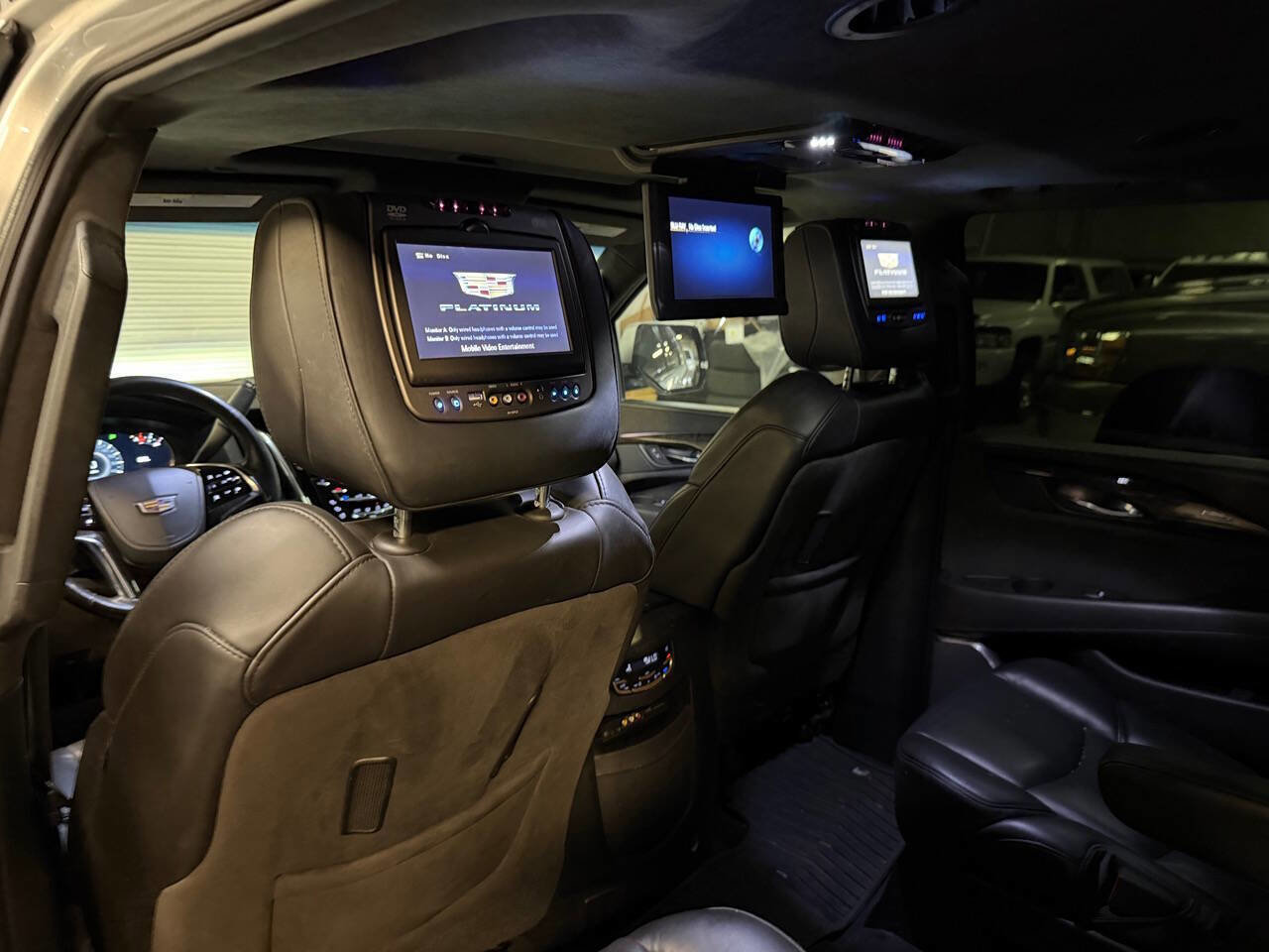 Used 2016 Cadillac Escalade ESV Platinum AWD/4WD image 4