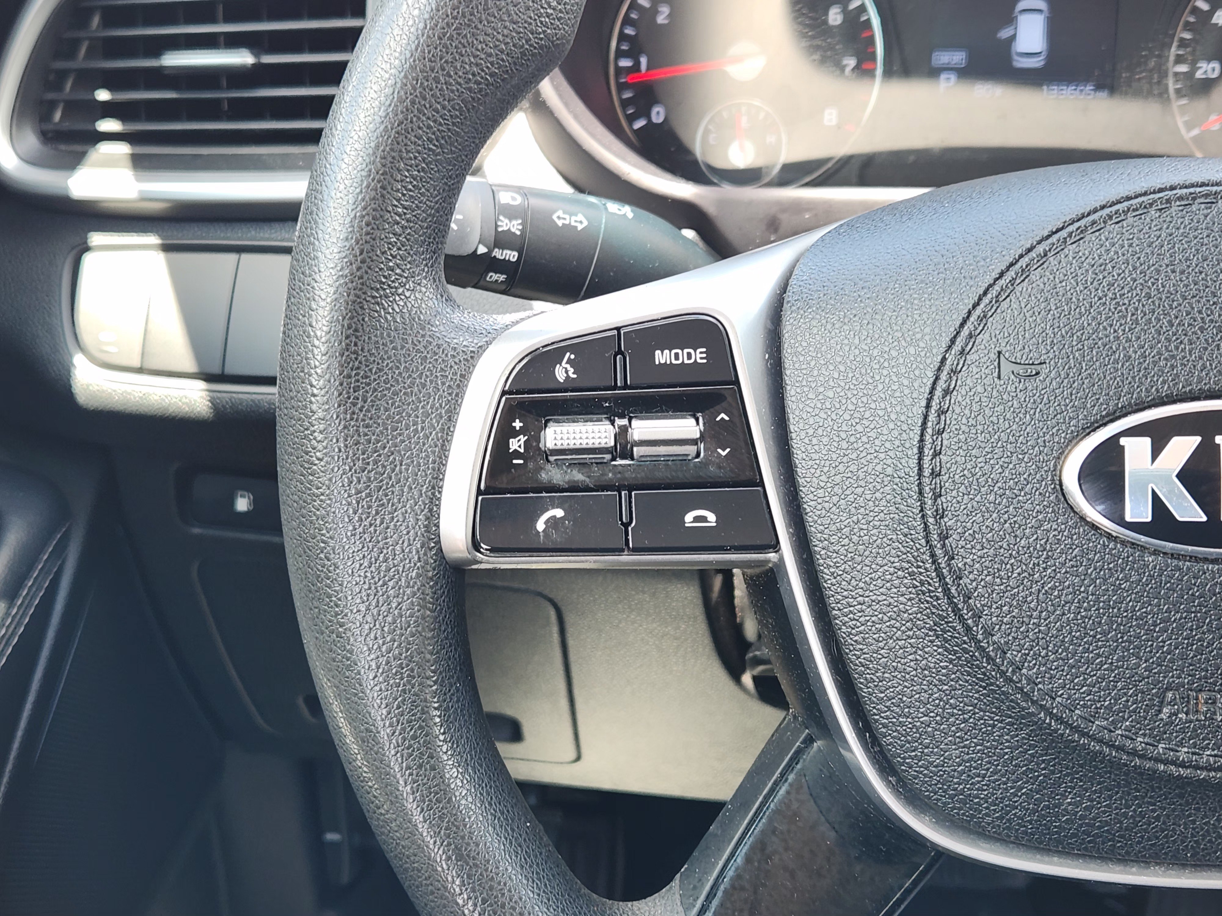 Used 2020 Kia Sorento L FWD image 27