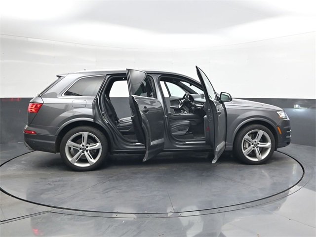 Used 2019 Audi Q7 3.0T Prestige image 31