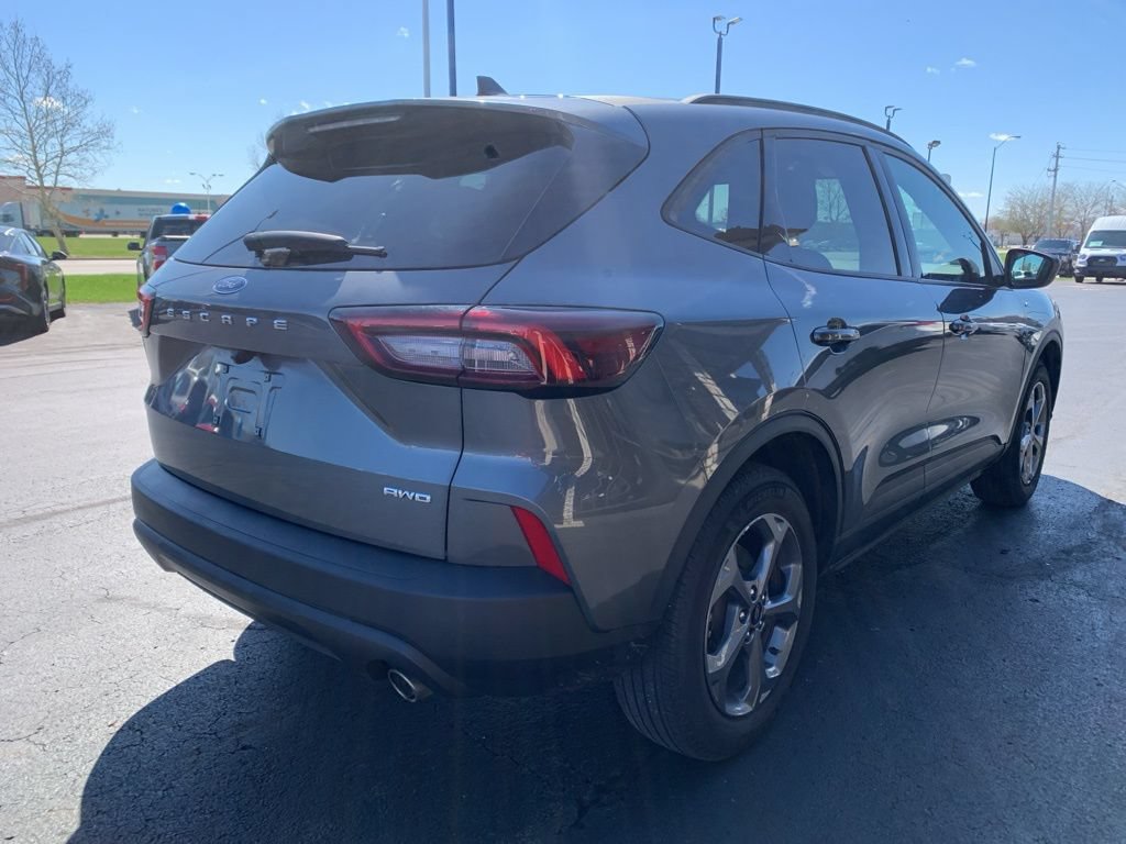 Certified 2025 Ford Escape ST-Line AWD/4WD image 4