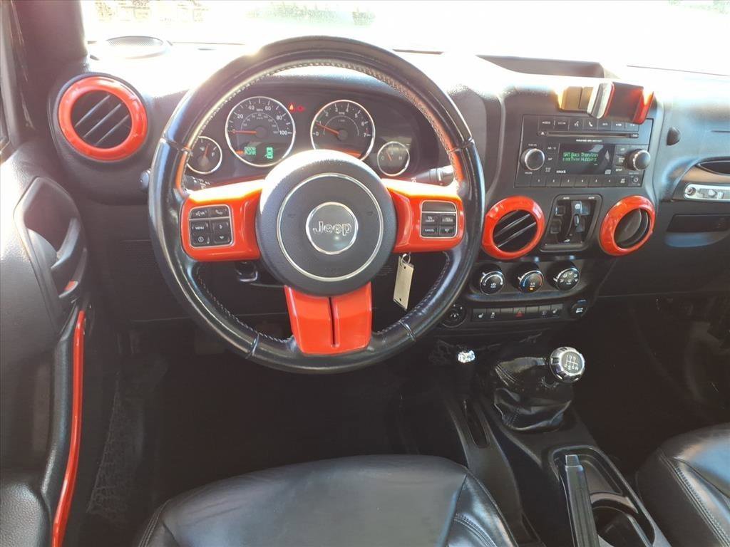 Used 2017 Jeep Wrangler Unlimited Sahara w/ Connectivity Group image 6