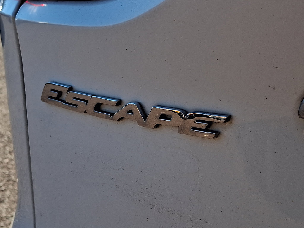 Used 2016 Ford Escape Titanium w/ Equipment Group 301A AWD/4WD image 32