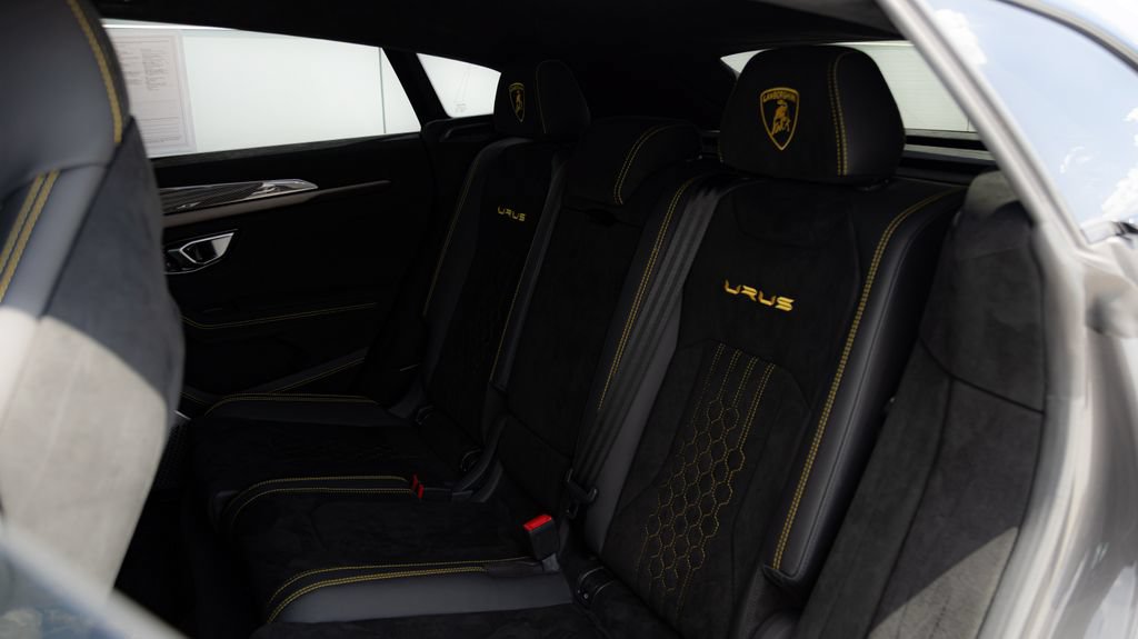 Used 2023 Lamborghini Urus Performante AWD/4WD image 29