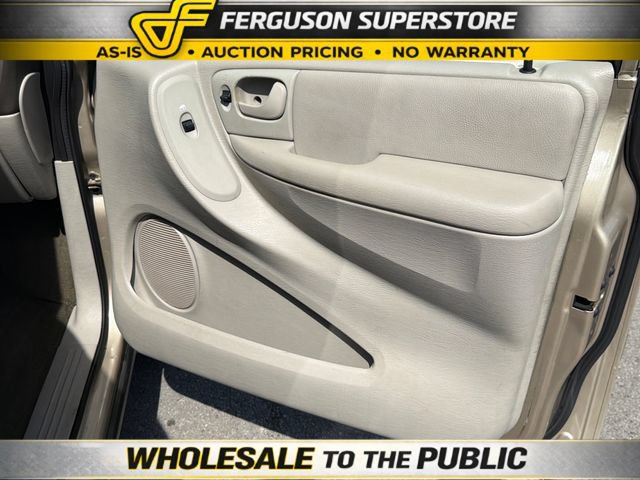 Used 2006 Chrysler Town & Country Touring FWD image 22