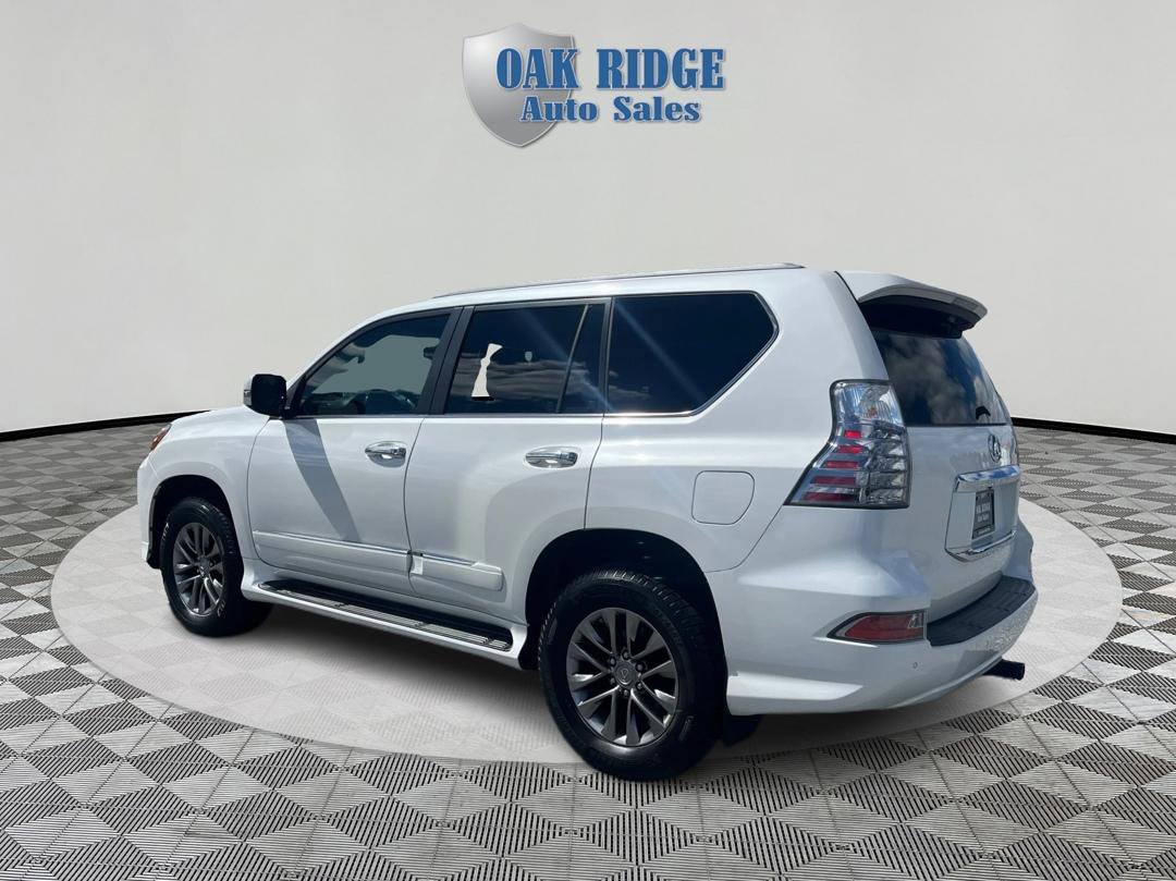 Used 2016 Lexus GX 460 Luxury w/ Preferred Accessory Package AWD/4WD image 7