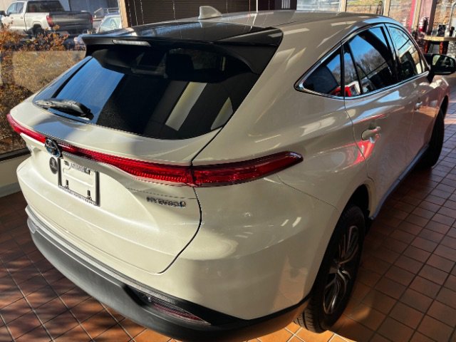 Used 2021 Toyota Venza LE w/ Carpet Mat Package (TMS) image 9