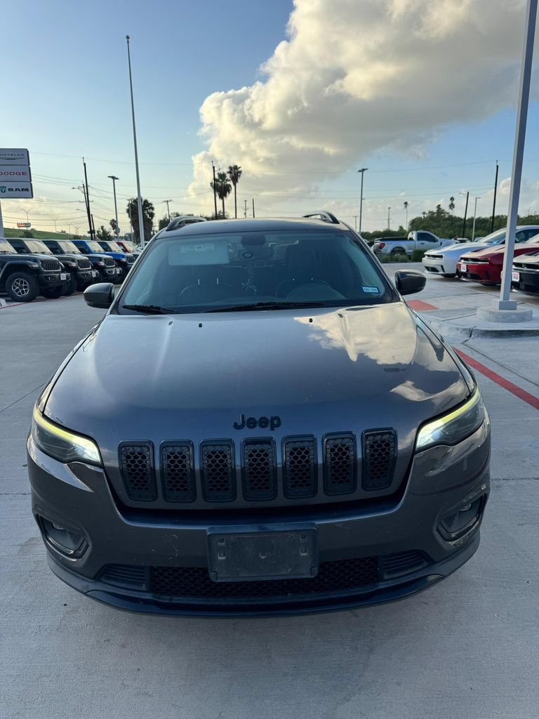 Used 2020 Jeep Cherokee Latitude Plus AWD/4WD image 2