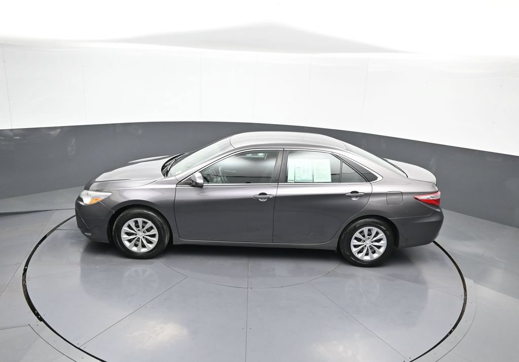 Used 2016 Toyota Camry LE FWD image 40