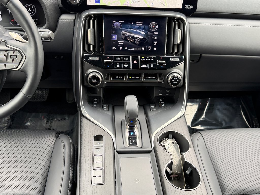 Certified 2025 Lexus LX 700h Overtrail AWD/4WD image 17