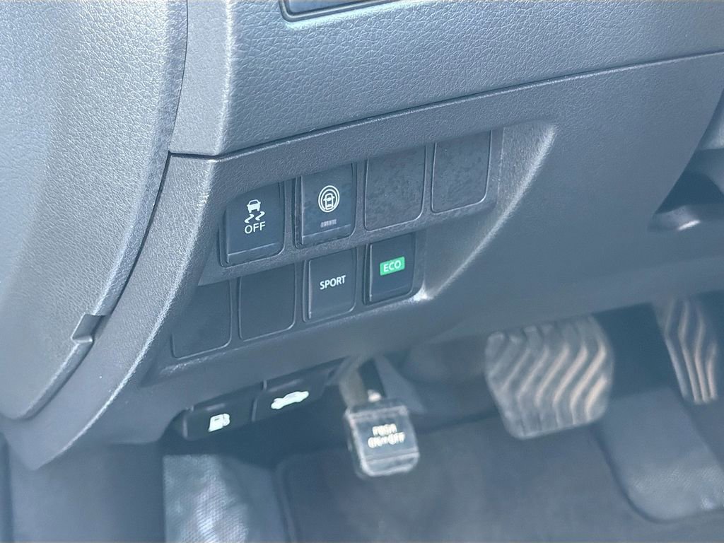 Used 2021 Nissan Rogue Sport S image 10