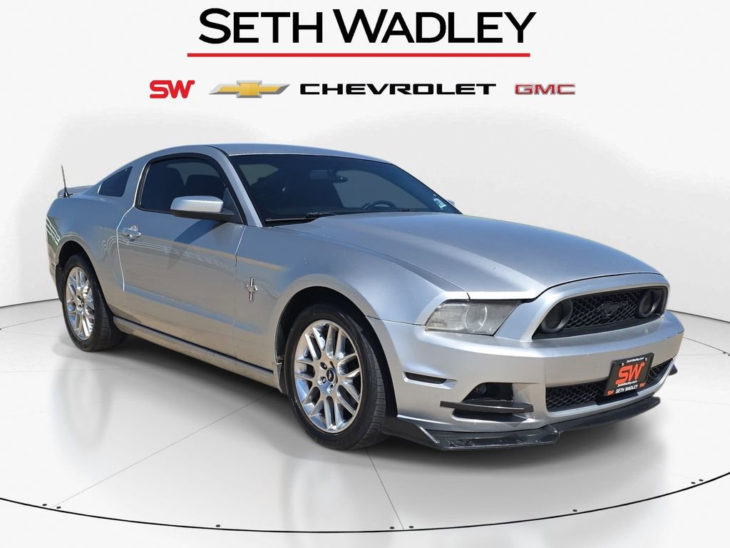 Used 2013 Ford Mustang Premium RWD image 1