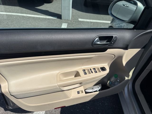 Used 2010 Volkswagen Jetta SE image 17