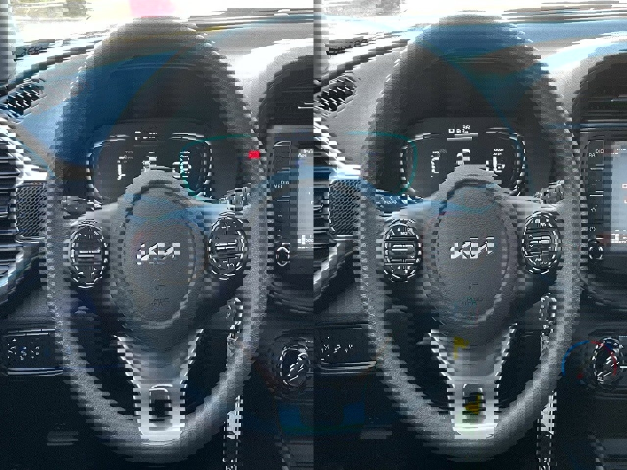 Used 2025 Kia Soul LX w/ LX Technology Package image 21