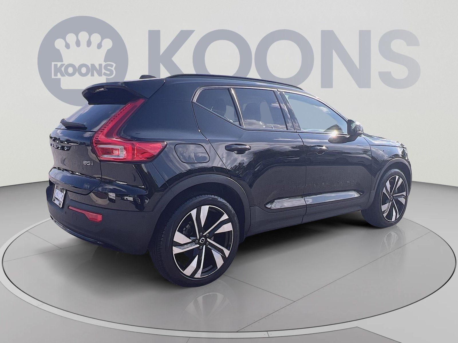 Certified 2024 Volvo XC40 B5 Ultimate w/ Protection Package Premier AWD/4WD image 7