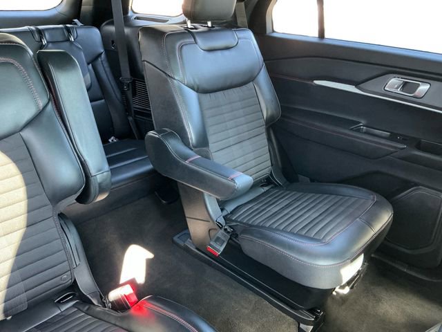 Certified 2025 Ford Explorer ST-Line image 18