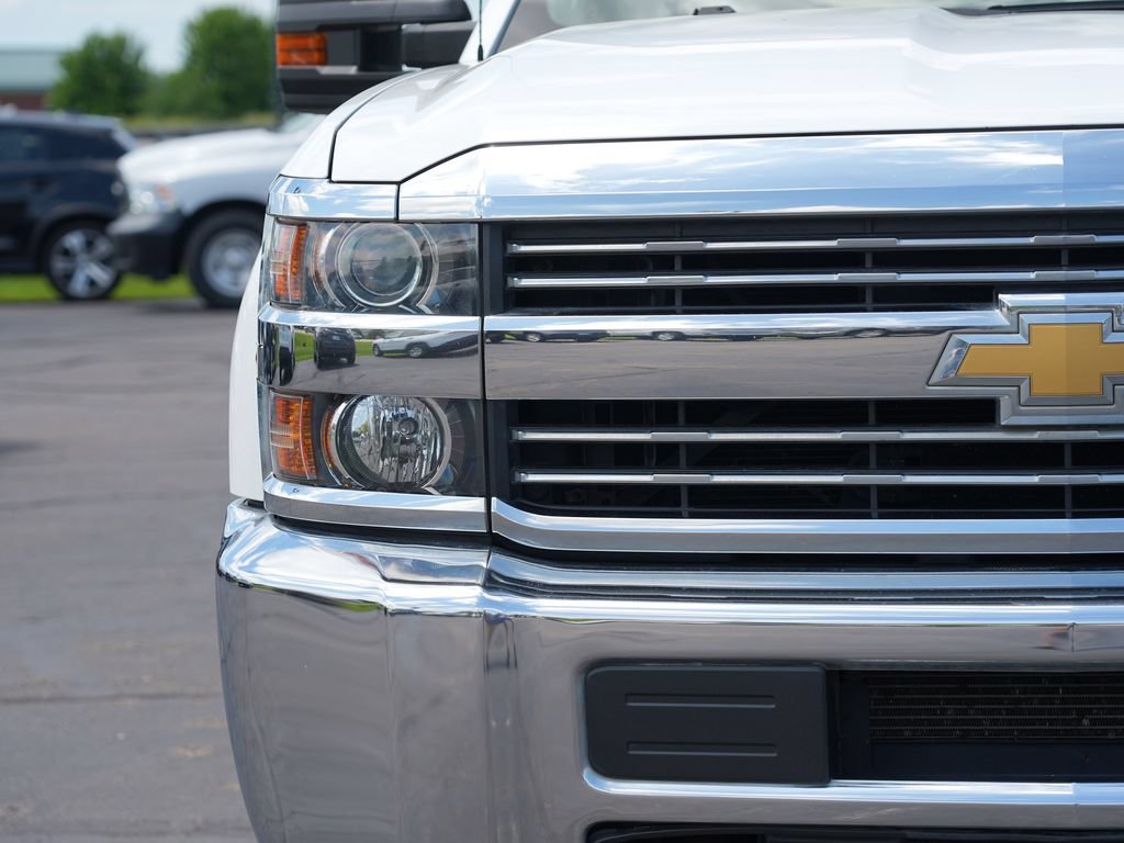 Used 2018 Chevrolet Silverado 3500 4x4 Crew Cab image 9