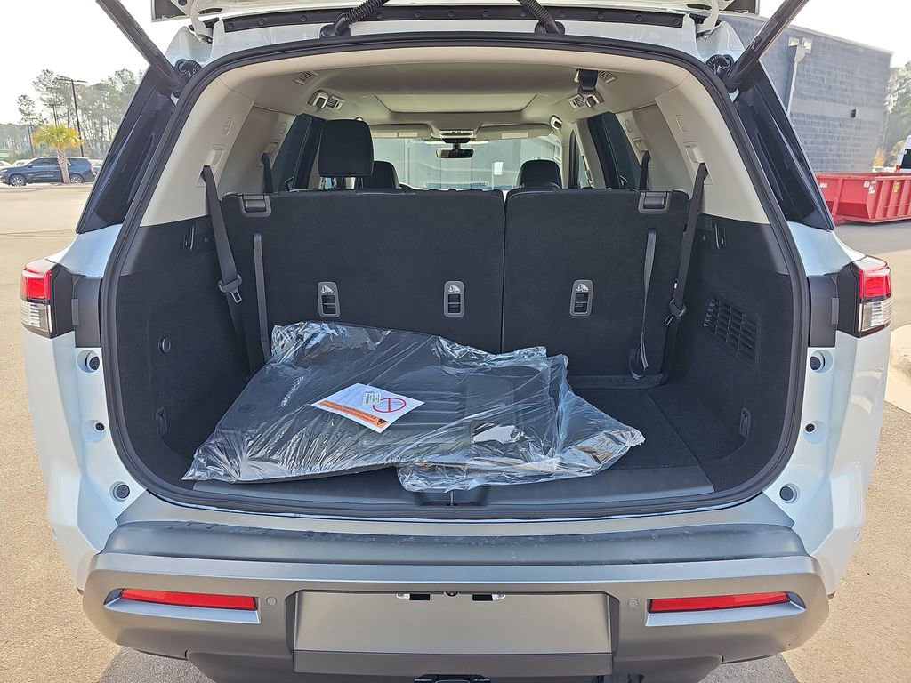 New 2026 Nissan Pathfinder Platinum image 15