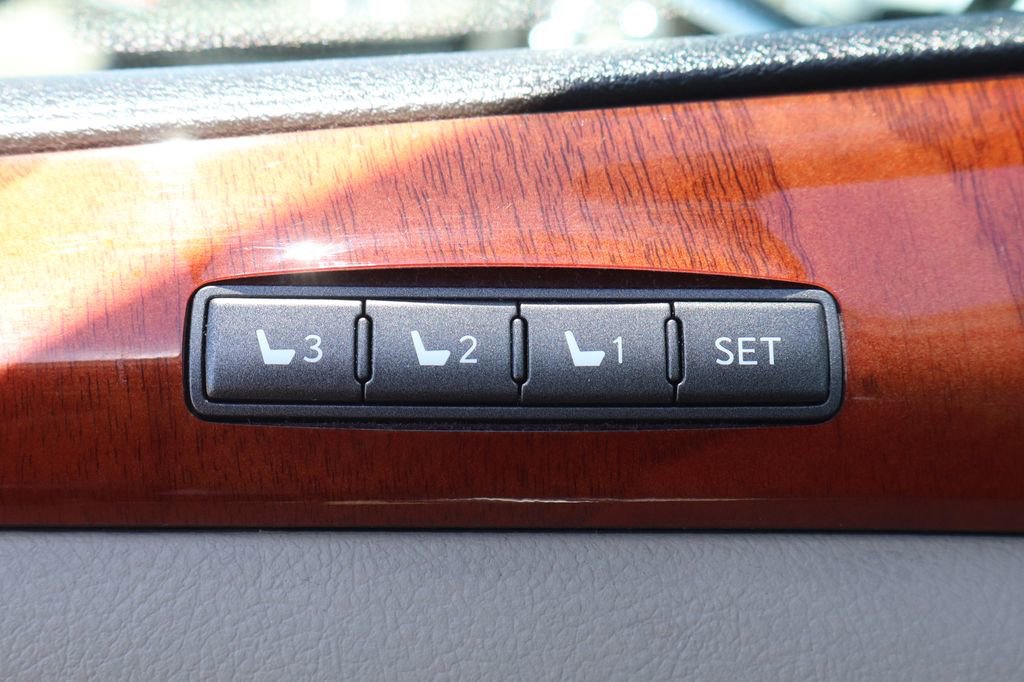Used 2008 Lexus LX 570 4WD image 16