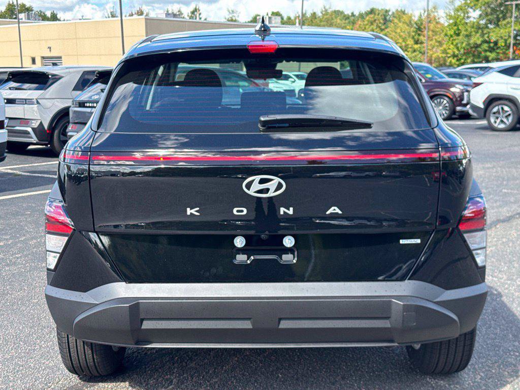 New 2027 Hyundai Kona SE AWD/4WD image 7
