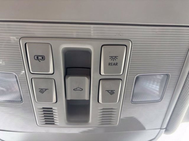 Used 2024 Volkswagen Jetta SE FWD image 31