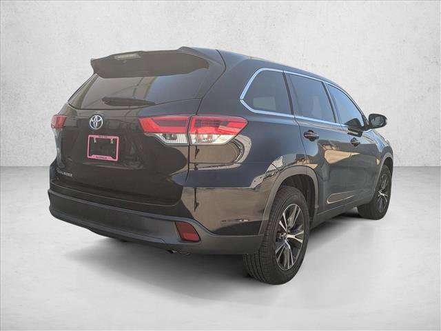 Used 2019 Toyota Highlander LE image 4