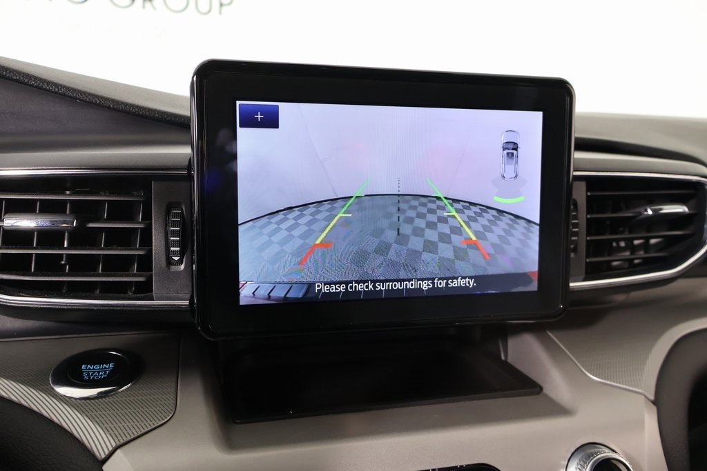 Used 2022 Ford Explorer XLT w/ Equipment Group 202A image 6