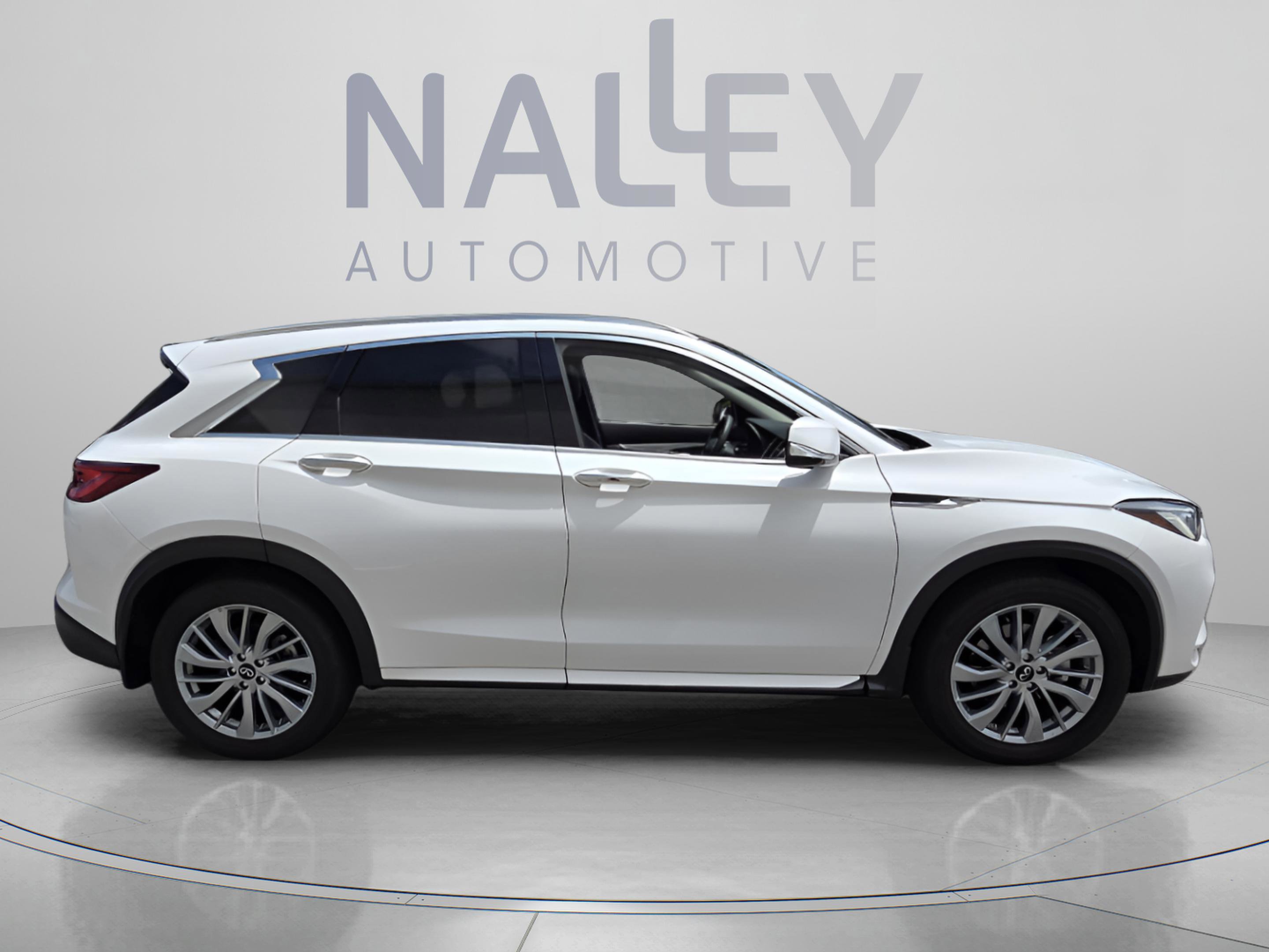 Used 2023 INFINITI QX50 Luxe FWD image 7