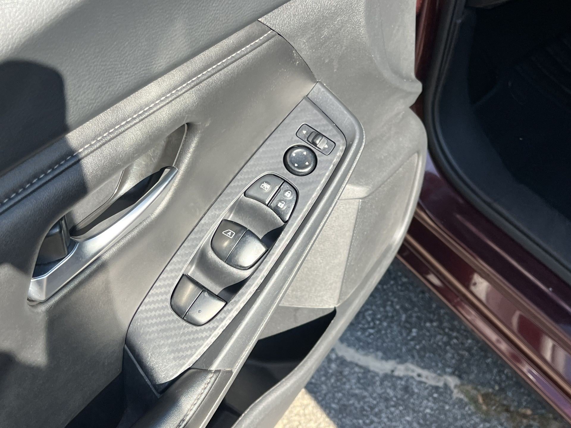 Used 2024 Nissan Sentra SV FWD image 15