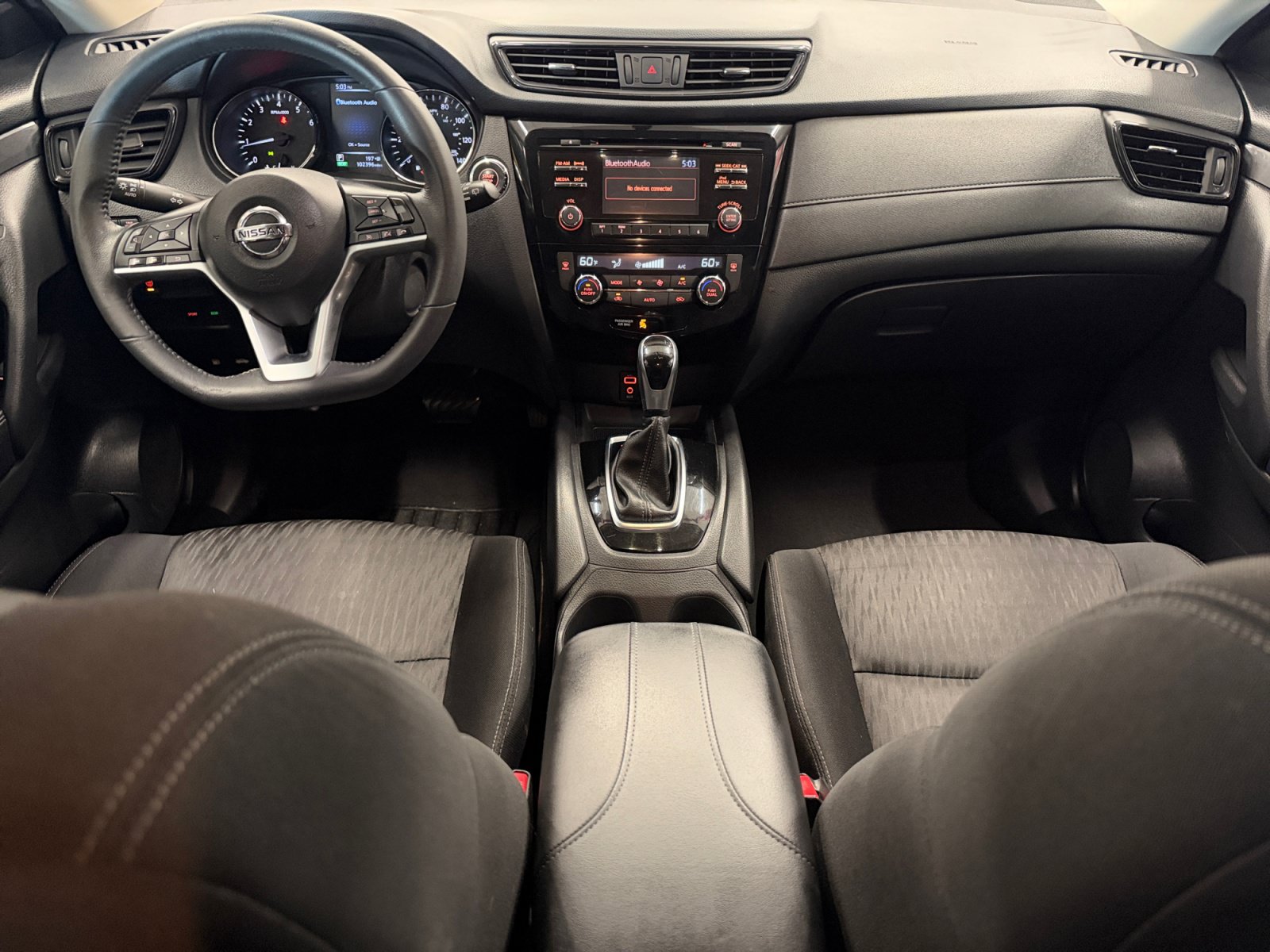 Used 2017 Nissan Rogue SV FWD image 3