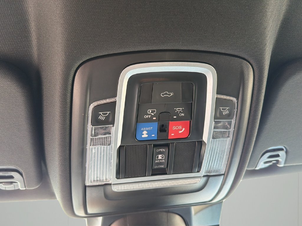 Used 2023 RAM 1500 Laramie AWD/4WD image 25