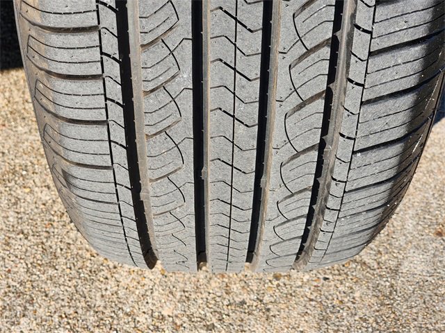 Used 2023 Nissan Rogue SV image 11