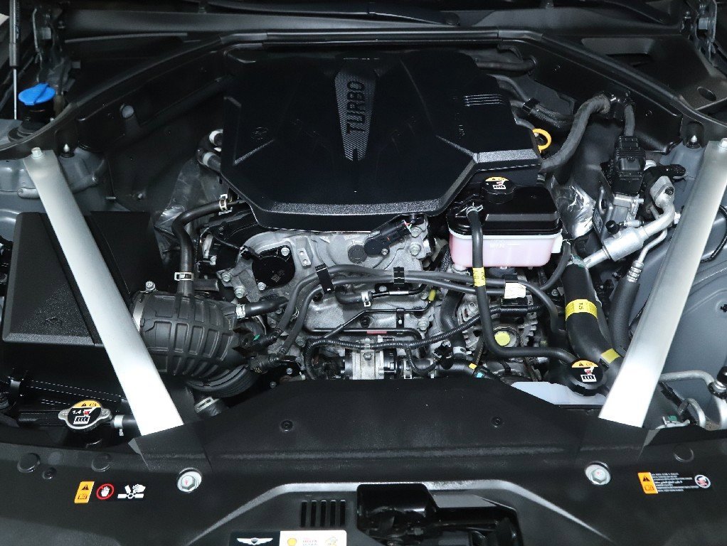 Used 2024 Genesis G70 2.5T image 36