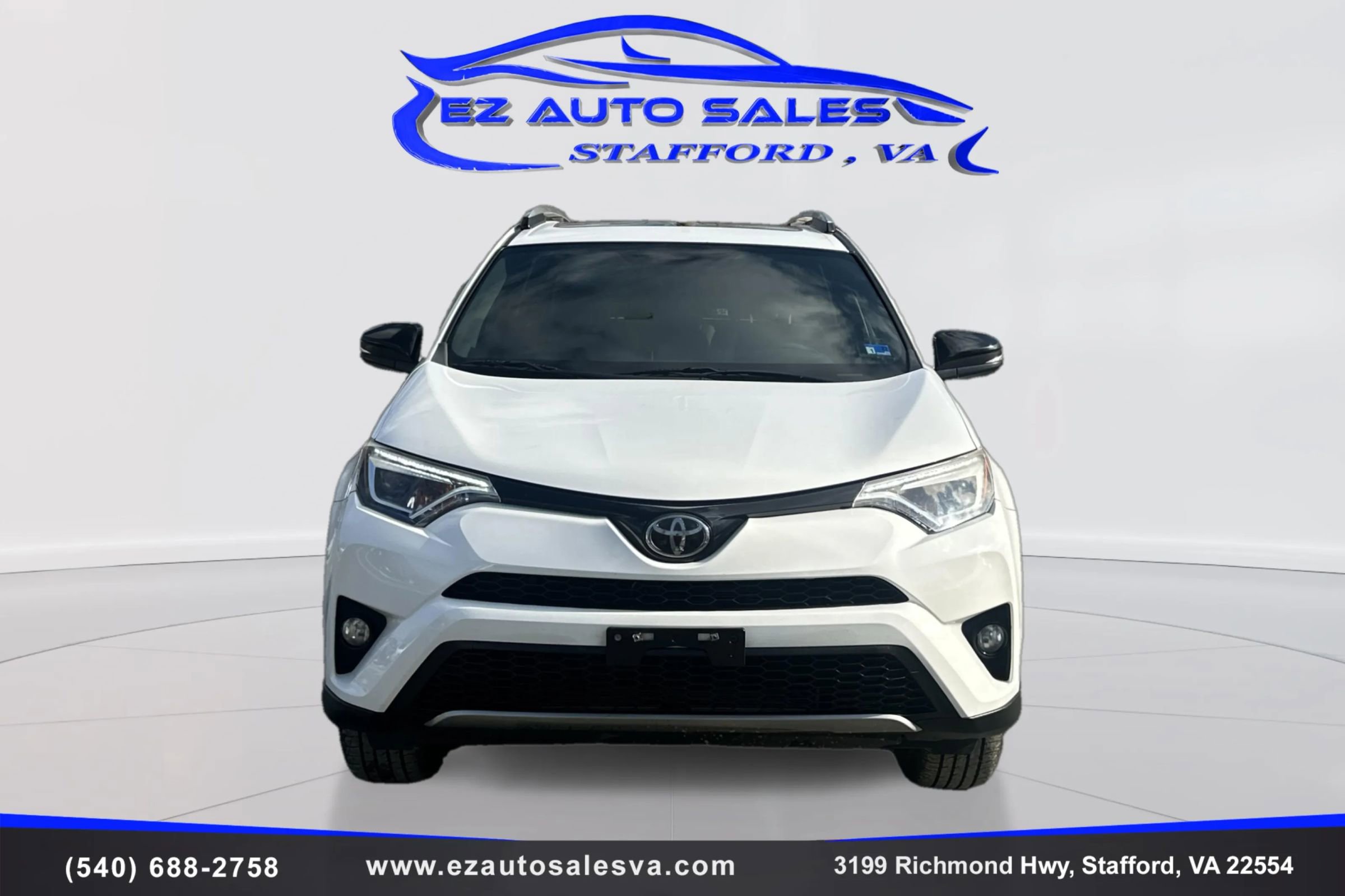 Used 2017 Toyota RAV4 SE image 2