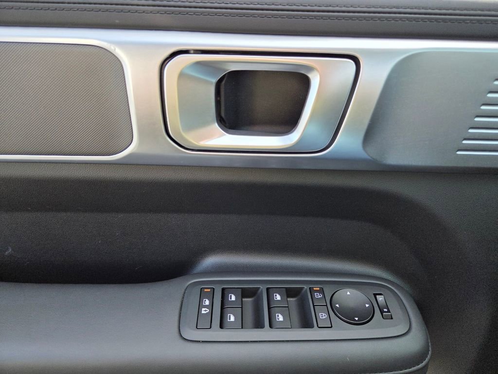 Used 2024 Hyundai Santa Fe XRT image 29