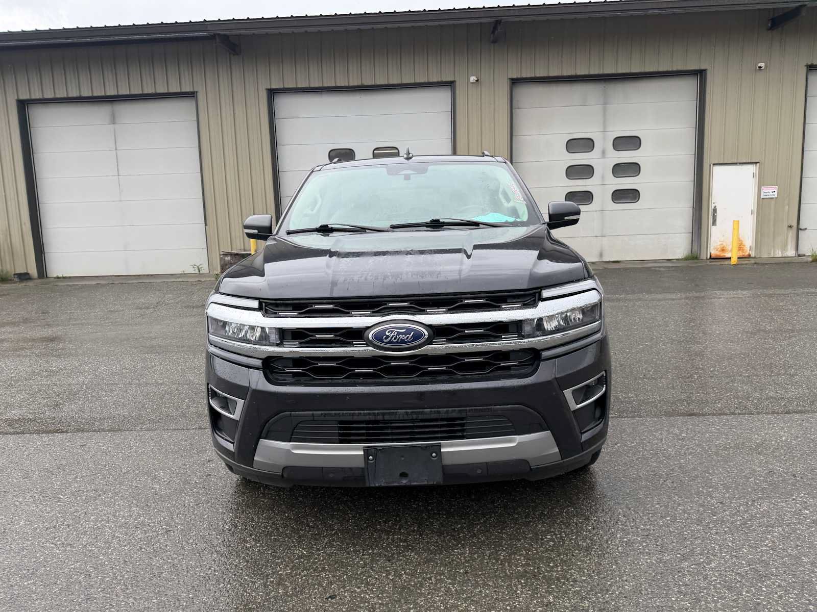 Used 2024 Ford Expedition Limited AWD/4WD image 4