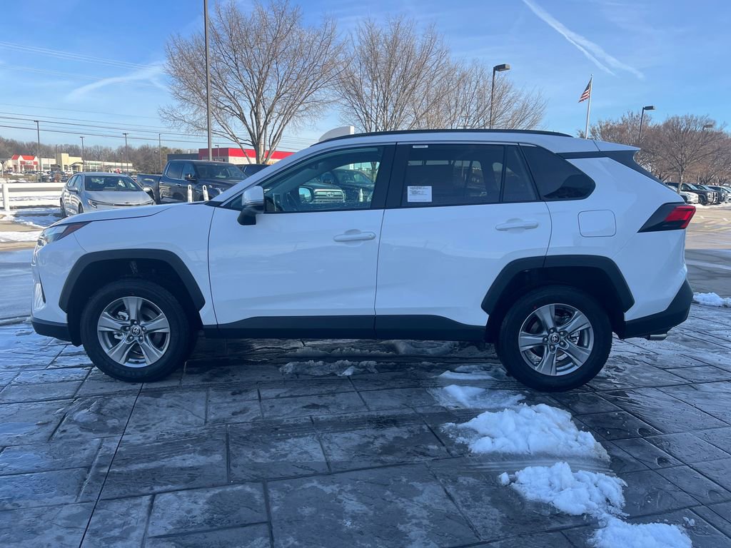 New 2025 Toyota RAV4 XLE video 2