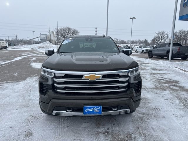 Used 2023 Chevrolet Silverado 1500 High Country AWD/4WD image 2