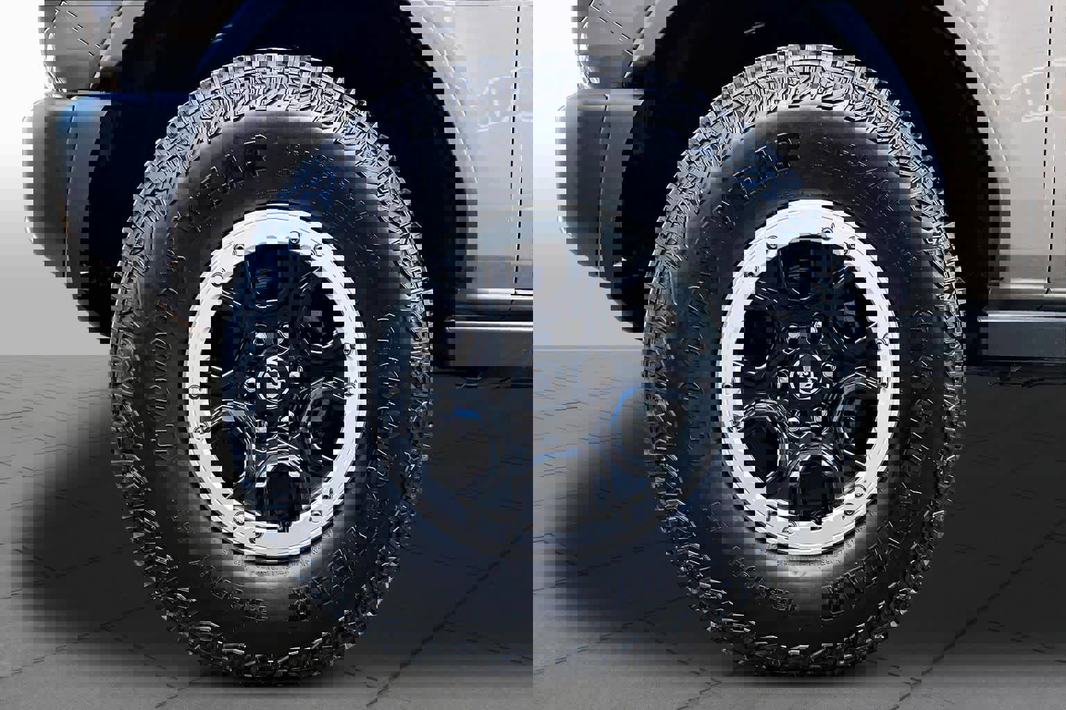 Used 2025 Ford Bronco Big Bend w/ Black Diamond Package image 17