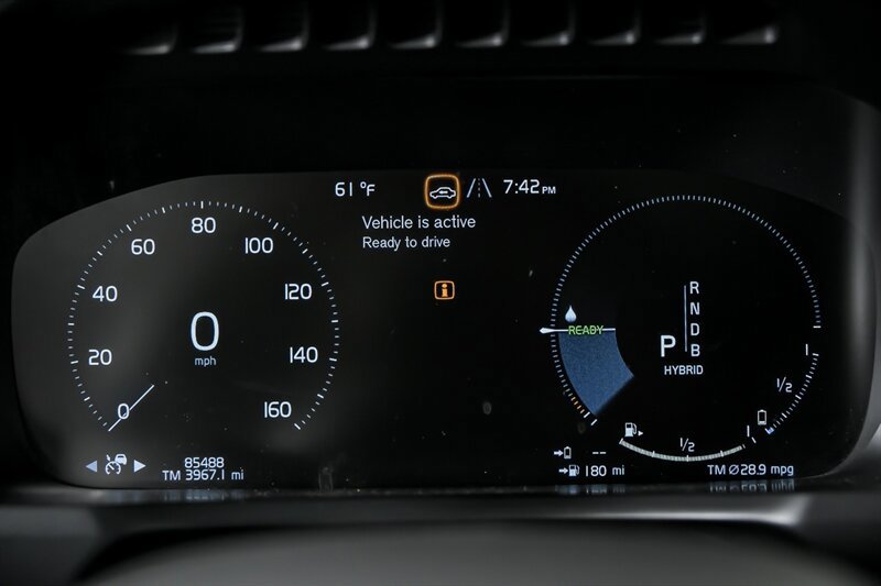 Used 2016 Volvo XC90 T8 Momentum w/ Vision Package AWD/4WD image 23