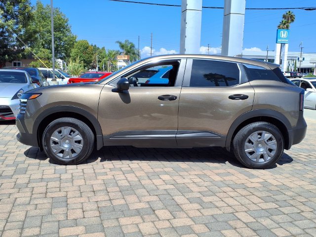 Used 2025 Nissan Kicks S AWD/4WD image 3