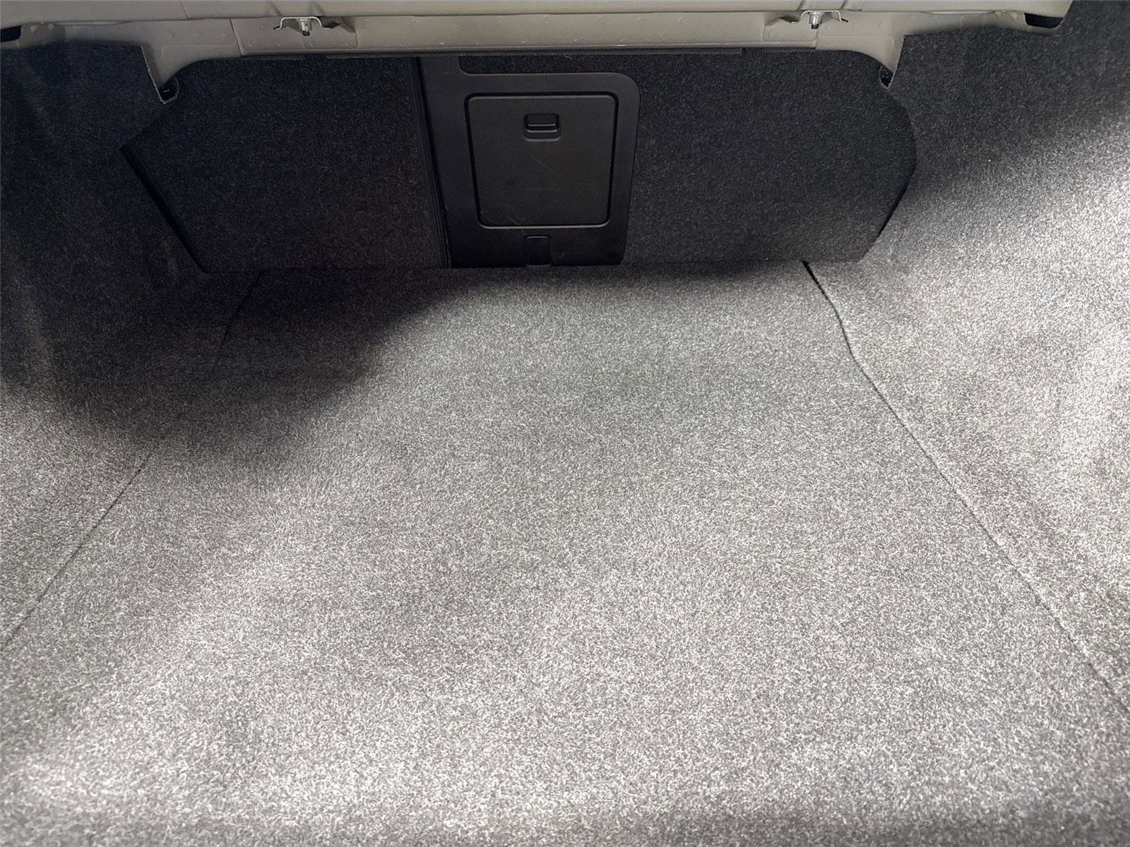 Used 2019 Volvo S60 T5 R-Design image 39