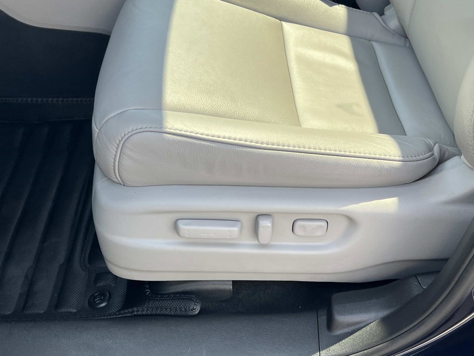 Used 2022 Honda Pilot Touring image 18